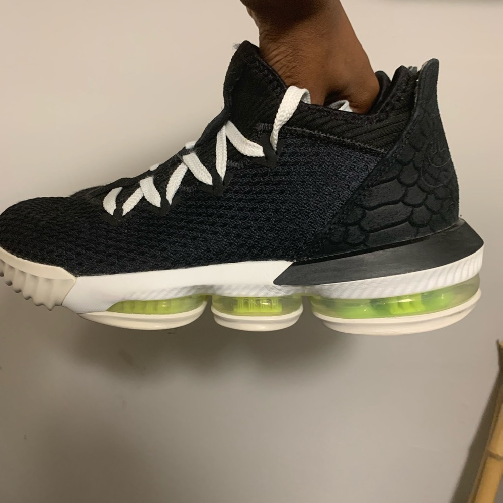 SOLD SOLD SOLD Lebron 16 low Black Python - Picture 3 of 9